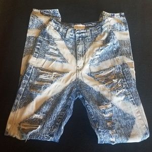 ⭐Amazing unique Aphrodite distressed jeans size 5